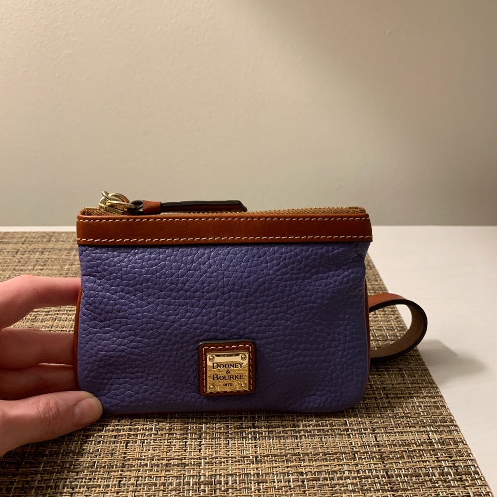 D&B medium wristlet